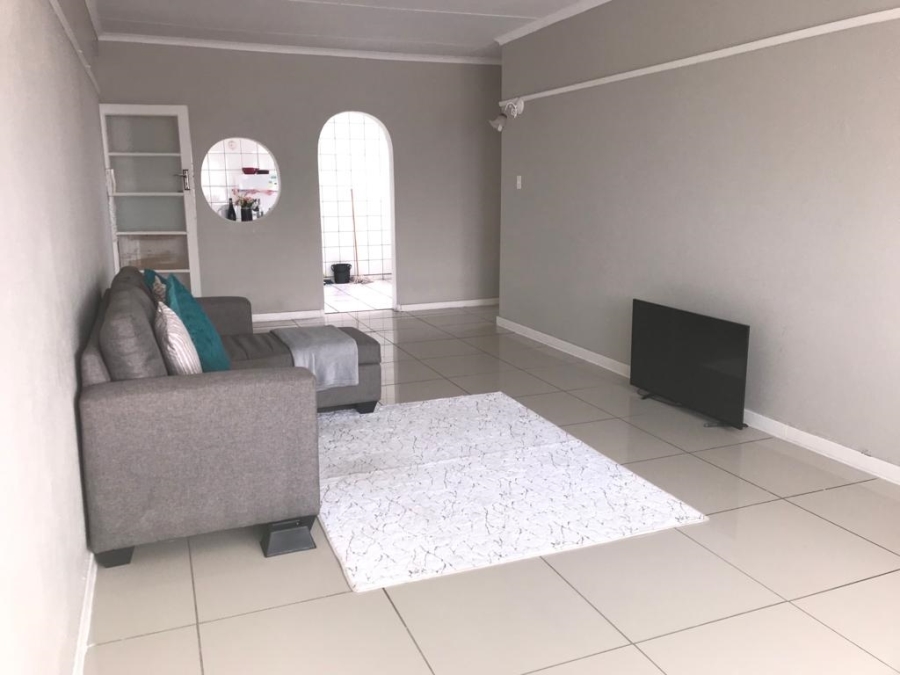 To Let 1 Bedroom Property for Rent in Quigney Eastern Cape